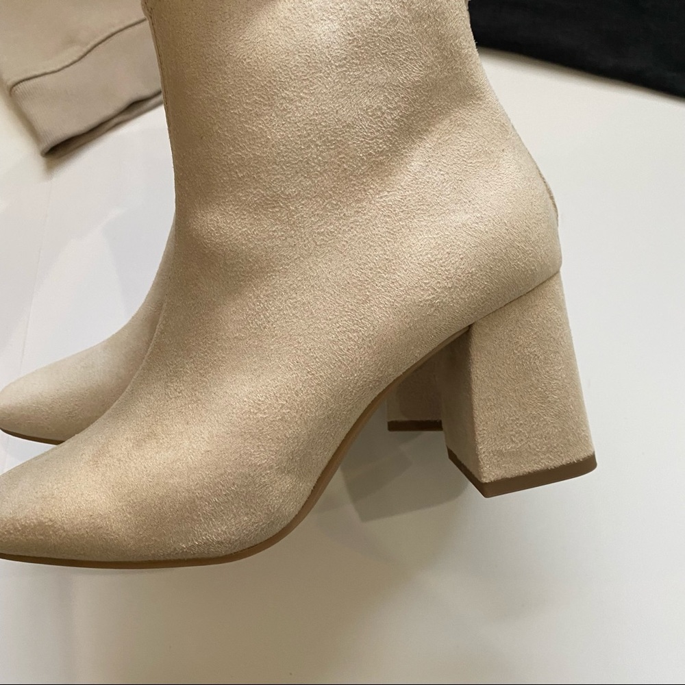 Zylia nude beige faux suede square toe ankle booties block heels NIB - Picture 6 of 7